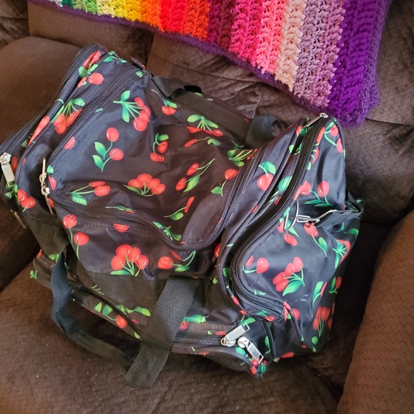 Purses wallets and duffle bags - Picture 8 of 16